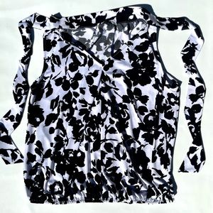 Tahari ASL- Black and White Flower Pattern Top with Ties